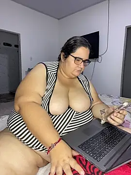 Snapshot of marianacooper1234 chatting on May 27, 2:08 am marianacooper1234 online show from May 27, 2:08 am