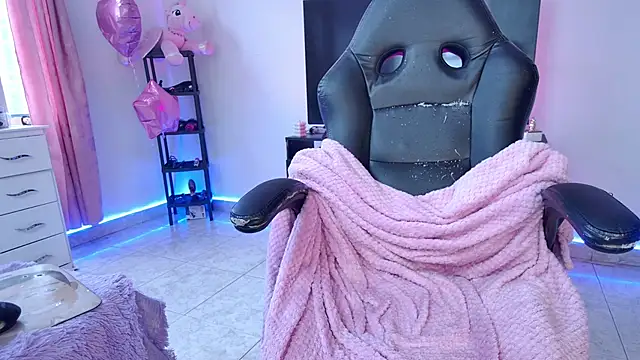 Snapshot of Barbie20_ chatting on May 16, 1:32 pm Barbie20 online show from May 16, 1:32 pm