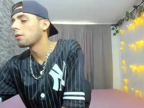 AlexBunny  online show from May 18, 7:52 pm