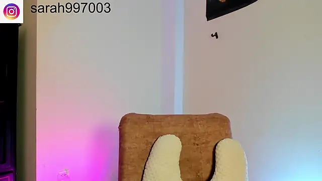 Snapshot of Mialux_xxx chatting on May 28, 12:02 pm Mialux xxx online show from May 28, 12:02 pm