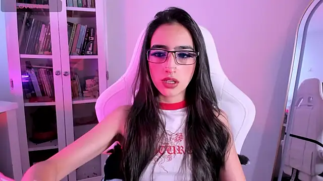 AgathaBlair online show from May 25, 6:58 pm