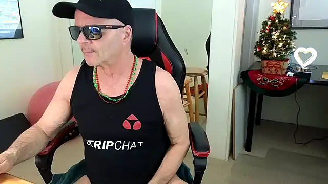 hotdadbod online show from December 19, 9:17 pm