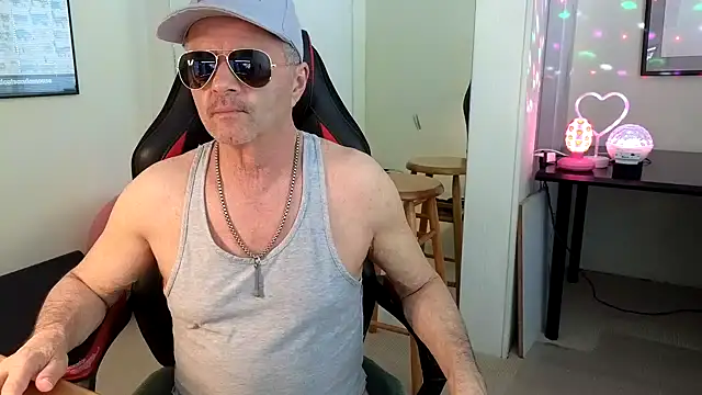 hotdadbod online show from January 8, 9:23 pm