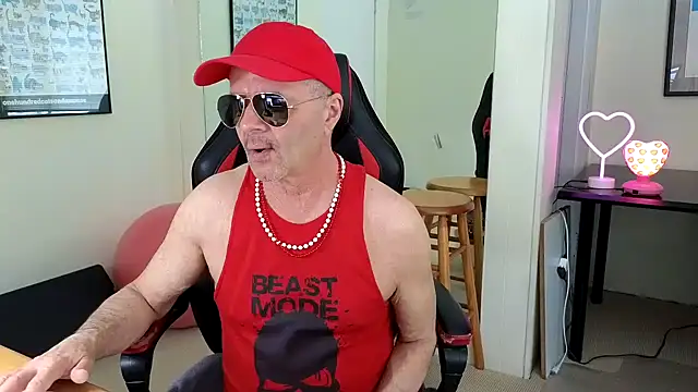 hotdadbod online show from January 30, 9:25 pm
