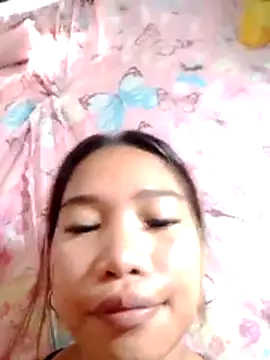Snapshot of hottie_zaira chatting on May 14, 2:29 am hottie zaira online show from May 14, 2:29 am