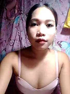 Snapshot of hottie_zaira chatting on May 17, 12:34 pm hottie zaira online show from May 17, 12:34 pm