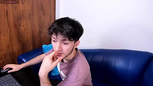 kavencastro online show from May 26, 5:03 am