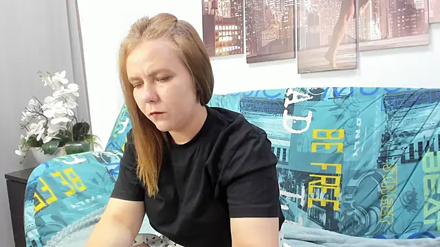 Snapshot of Dear_hollyy chatting on June 3, 1:19 am Dear hollyy online show from June 3, 1:19 am