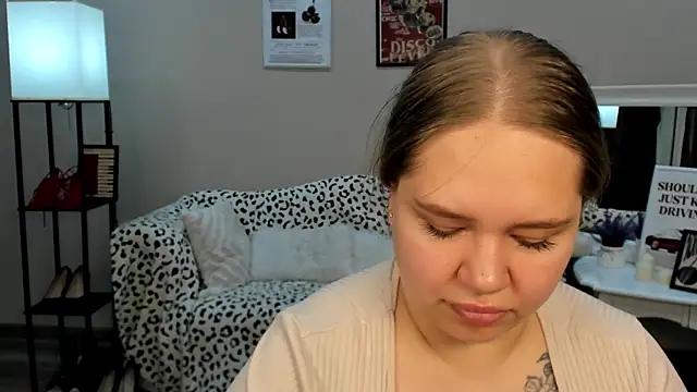 Snapshot of DianaKristol chatting on May 18, 4:07 am DianaKristol online show from May 18, 4:07 am