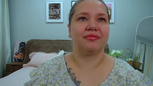 Snapshot of DianaKristol chatting on May 19, 6:31 am DianaKristol online show from May 19, 6:31 am