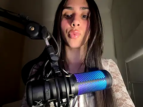 marquezaaa online show from June 9, 2:01 am
