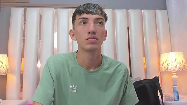MichaelVasquex online show from May 19, 12:22 pm
