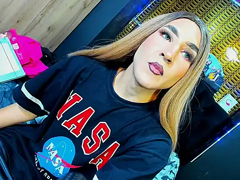 Georgina giio  online show from May 16, 3:36 am