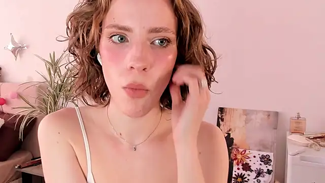 Snapshot of imogensy chatting on May 21, 5:25 am imogensy online show from May 21, 5:25 am