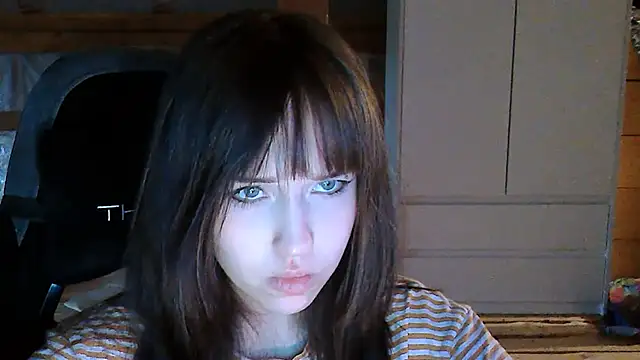 Snapshot of NoirEva chatting on May 23, 5:17 pm NoirEva online show from May 23, 5:17 pm