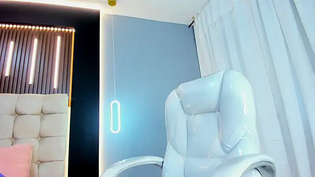 Snapshot of Amara_lune chatting on May 29, 2:26 pm Amara lune online show from May 29, 2:26 pm