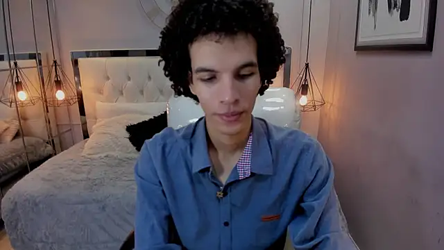 Snapshot of felix_haze chatting on May 22, 5:29 pm felix haze online show from May 22, 5:29 pm
