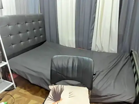 XTsUncutMargauxX online show from May 20, 9:43 pm