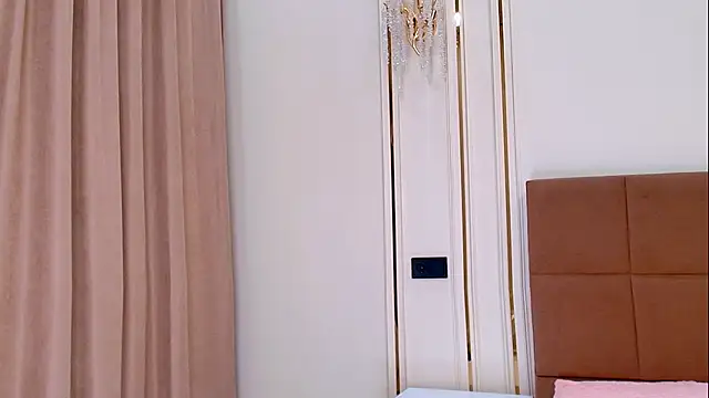 maddie perezz online show from May 26, 8:27 pm