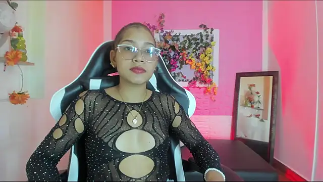 Snapshot of Scarlett_Lune chatting on May 28, 7:11 pm Scarlett Lune online show from May 28, 7:11 pm