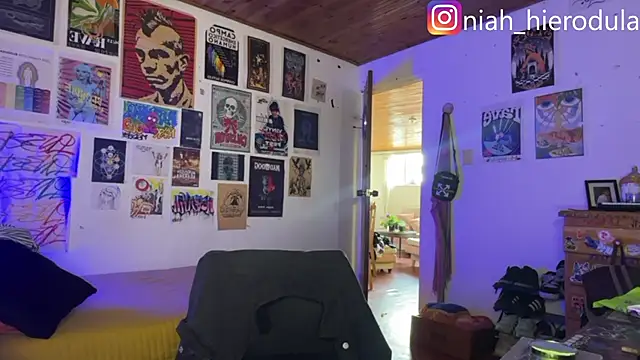 niah 11 online show from July 4, 9:32 pm