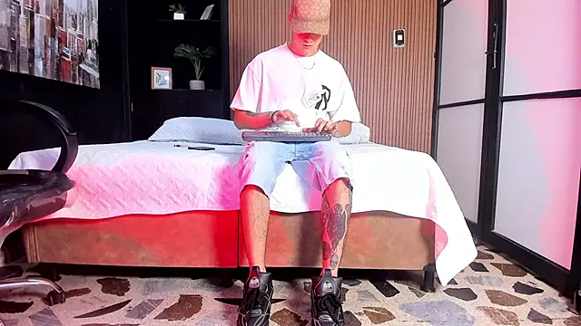 Diamondss 1 online show from May 22, 8:58 pm