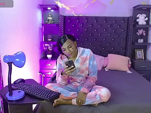 Snapshot of dani_exmixt chatting on May 27, 4:31 am dani exmixt online show from May 27, 4:31 am