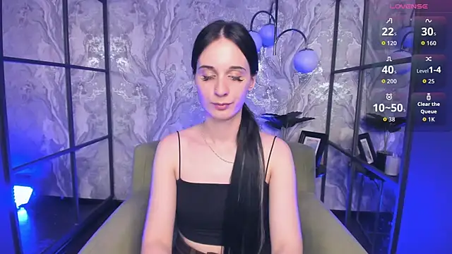 Snapshot of MaeEverly chatting on May 28, 8:28 pm MaeEverly online show from May 28, 8:28 pm