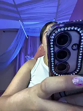 Snapshot of Valeriart chatting on May 20, 12:17 am Valeriart online show from May 20, 12:17 am