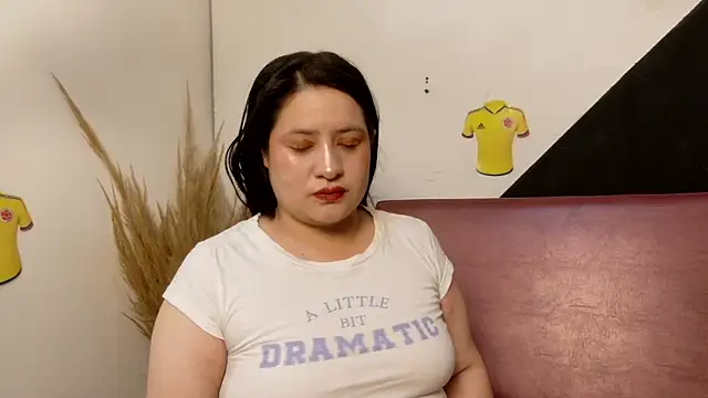 Laura  Castillo  online show from July 2, 12:55 pm