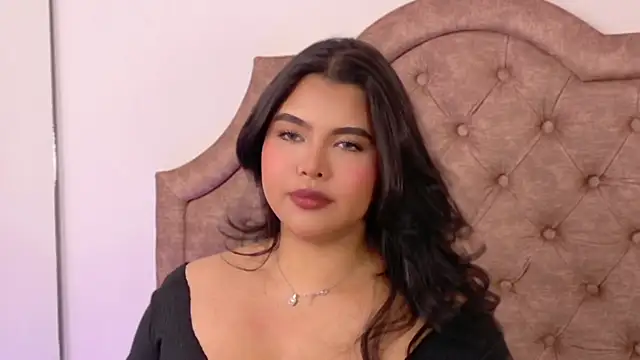 Snapshot of SophiaCollinss chatting on May 23, 8:57 pm SophiaCollinss online show from May 23, 8:57 pm