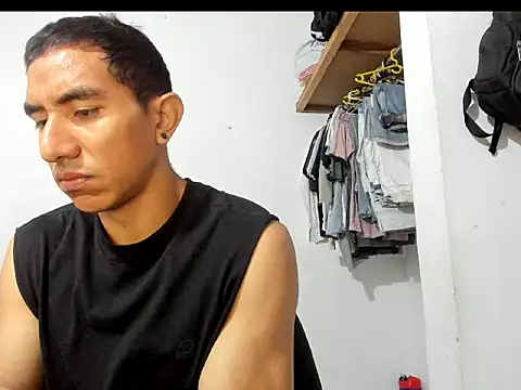 Snapshot of aquiles04 chatting on May 24, 12:10 pm aquiles04 online show from May 24, 12:10 pm