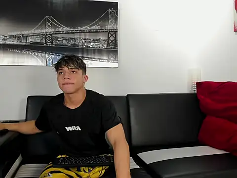 Snapshot of rocco_gym chatting on June 5, 8:03 pm rocco gym online show from June 5, 8:03 pm