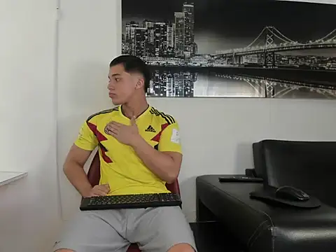 Snapshot of rocco_gym chatting on July 3, 7:31 pm rocco gym online show from July 3, 7:31 pm