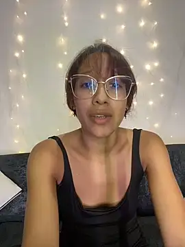 Snapshot of camig0x chatting on May 16, 10:19 pm camig0x online show from May 16, 10:19 pm