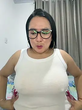 rousee69  online show from May 21, 10:00 am