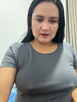 rousee69  online show from May 27, 11:02 pm
