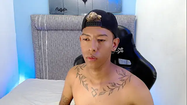 Taylerr 18 online show from May 18, 12:51 am