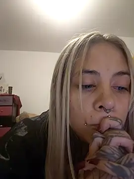 sofigirlgold online show from May 14, 7:59 am