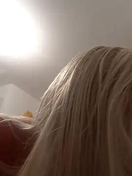 sofigirlgold online show from May 15, 8:10 am