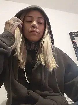 sofigirlgold online show from May 15, 9:22 pm