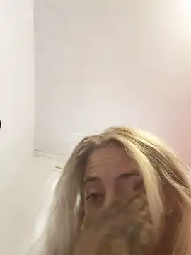 sofigirlgold online show from May 17, 2:57 pm