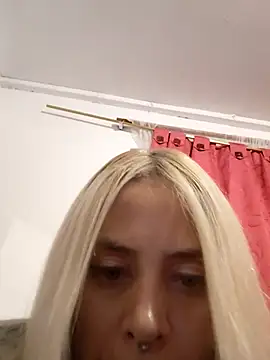 sofigirlgold online show from May 18, 3:46 am