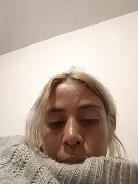 sofigirlgold online show from May 22, 12:29 am