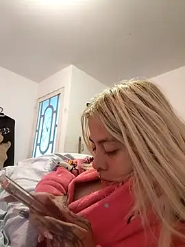 sofigirlgold online show from May 23, 1:26 pm