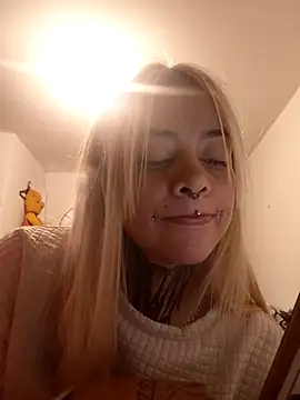 sofigirlgold online show from May 29, 1:36 am
