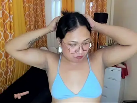 Snapshot of BigCockLexie chatting on June 30, 1:17 am BigCockLexie online show from June 30, 1:17 am