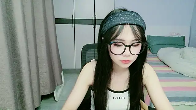xiaoxiaoyu030 online show from May 24, 2:11 pm