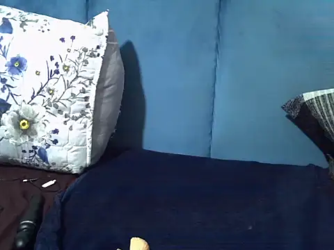 Snapshot of Queenleahx chatting on May 26, 6:09 am Queenleahx online show from May 26, 6:09 am