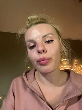 Snapshot of MissAnabel_ chatting on May 27, 6:27 pm MissAnabel online show from May 27, 6:27 pm